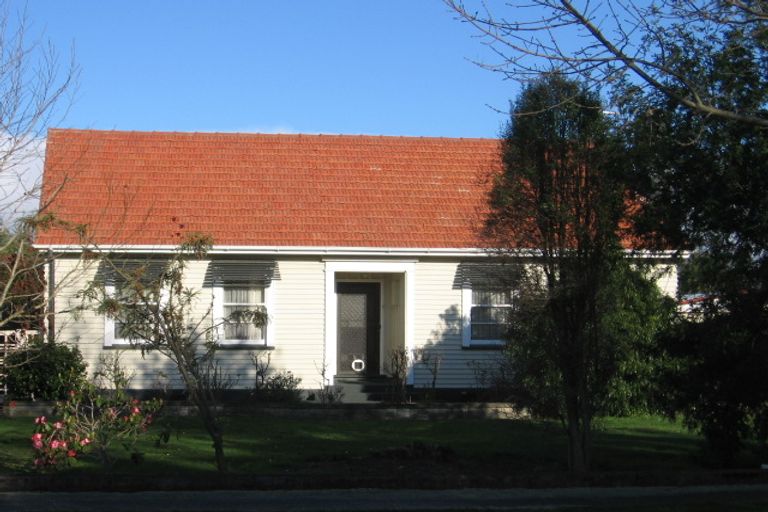 Photo of property in 114 Savage Crescent, West End, Palmerston North, 4412