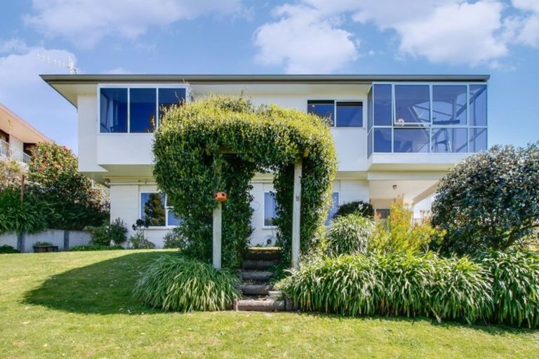 Photo of property in 95 Churchill Drive, Taradale, Napier, 4112