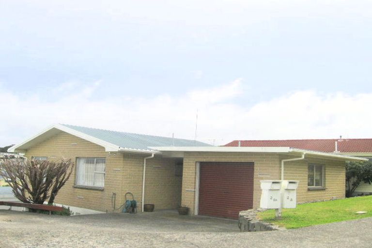 Photo of property in 28 Cypress Drive, Maungaraki, Lower Hutt, 5010