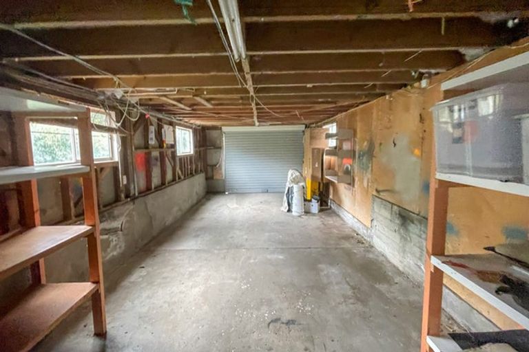 Photo of property in 15 Rerewai Place, Kelston, Auckland, 0602