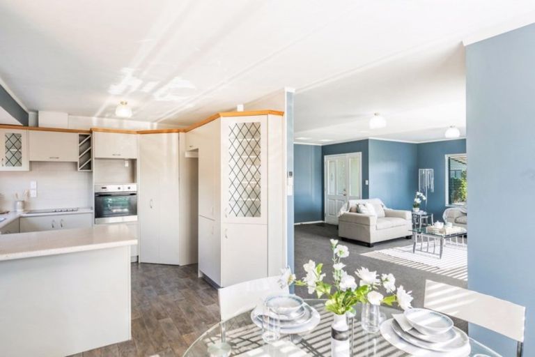 Photo of property in 1 Halcione Close, Flagstaff, Hamilton, 3210