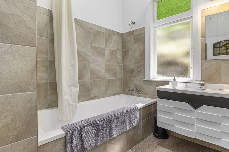 Photo of property in 331 Ravensbourne Road, Maia, Dunedin, 9022