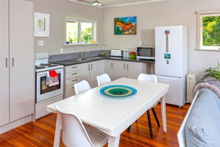 Photo of property in 4 Ocean Beach Road, Tairua, 3508