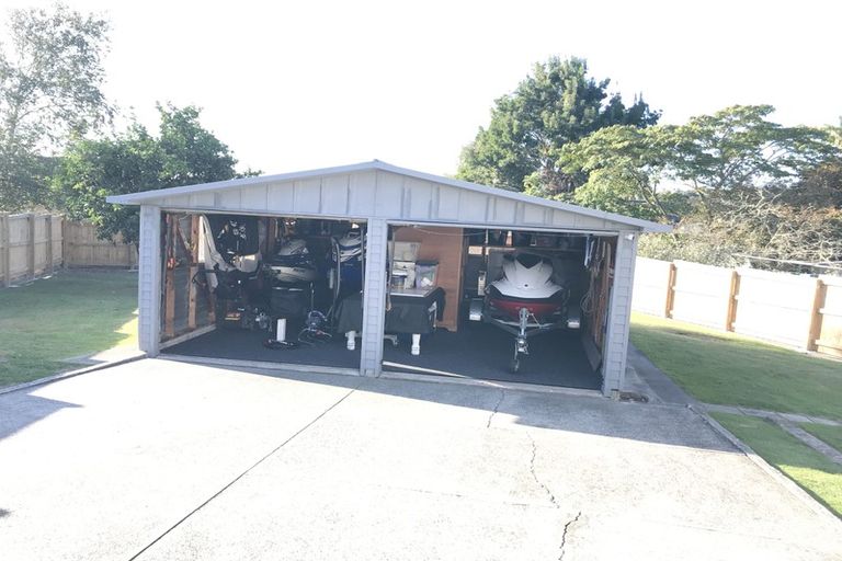 Photo of property in 32 Orams Road, Hillpark, Auckland, 2102