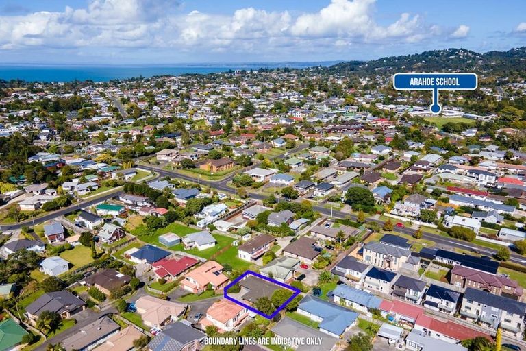 Photo of property in 17 Copplestone Place, New Lynn, Auckland, 0600