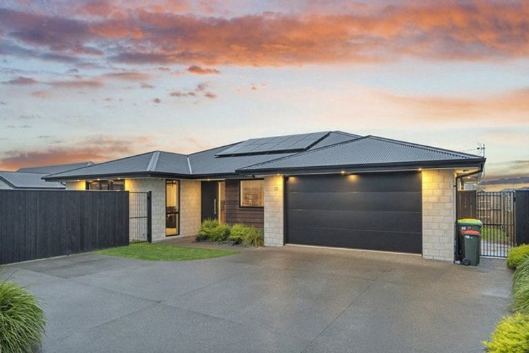 Photo of property in 25 Silverstone Loop, Rolleston, 7615