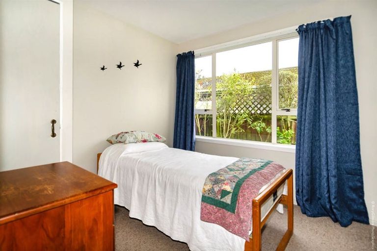 Photo of property in 2/46 Bowhill Road, New Brighton, Christchurch, 8083