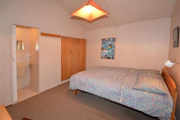 Photo of property in 162 Brockville Road, Brockville, Dunedin, 9011