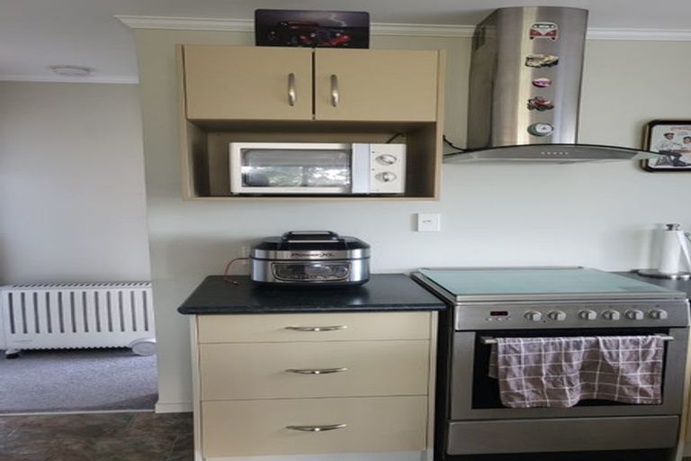 Photo of property in 1 Watts Street, Waipawa, 4210