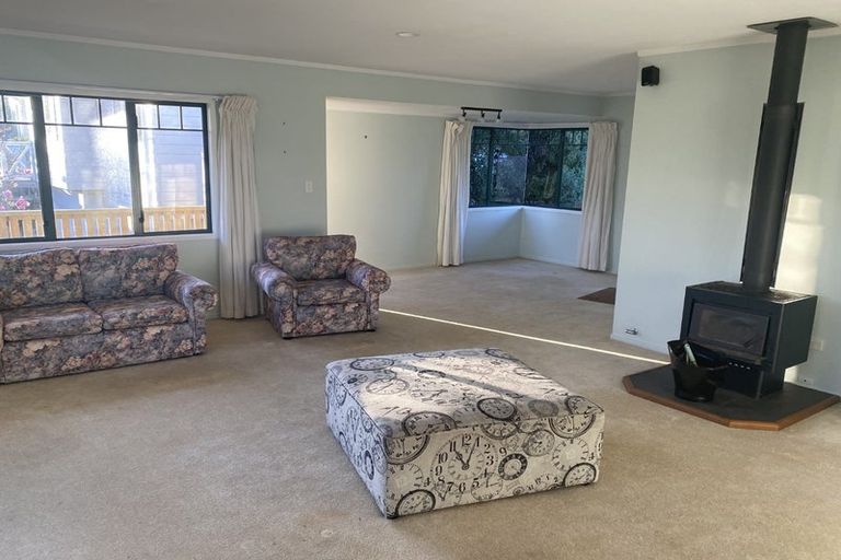 Photo of property in 6 Pararewa Drive, Whalers Gate, New Plymouth, 4310