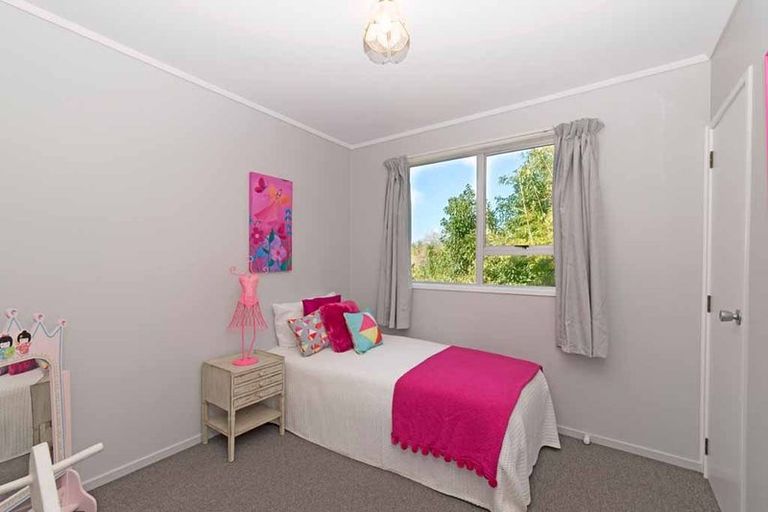 Photo of property in 104 Glendale Road, Glen Eden, Auckland, 0602