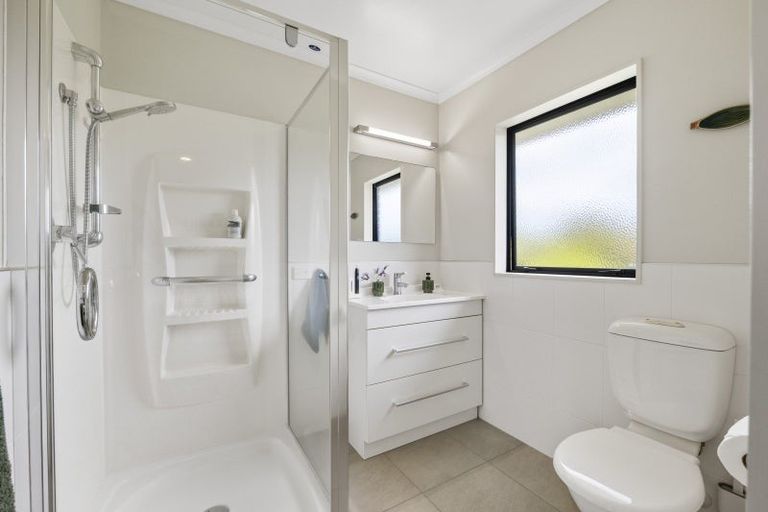 Photo of property in 203 Heta Road, Merrilands, New Plymouth, 4312