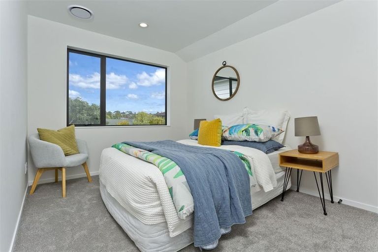 Photo of property in 2c Livingstone Street, Milford, Auckland, 0620
