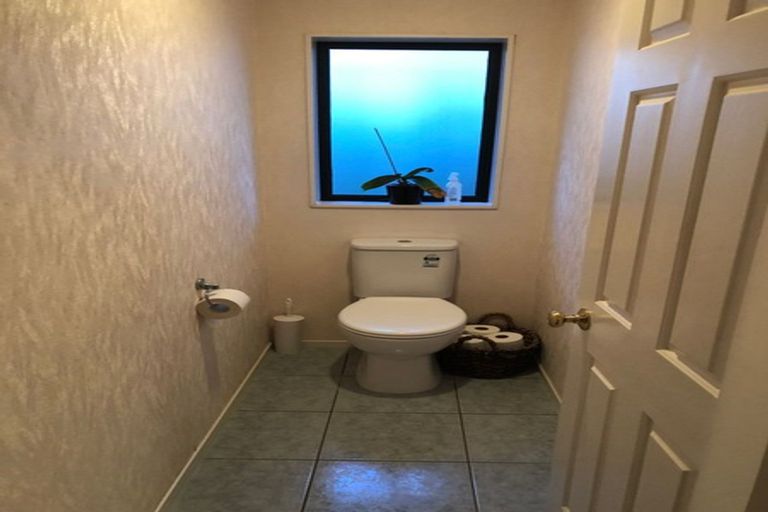 Photo of property in 91 Moyrus Crescent, East Tamaki Heights, Auckland, 2016