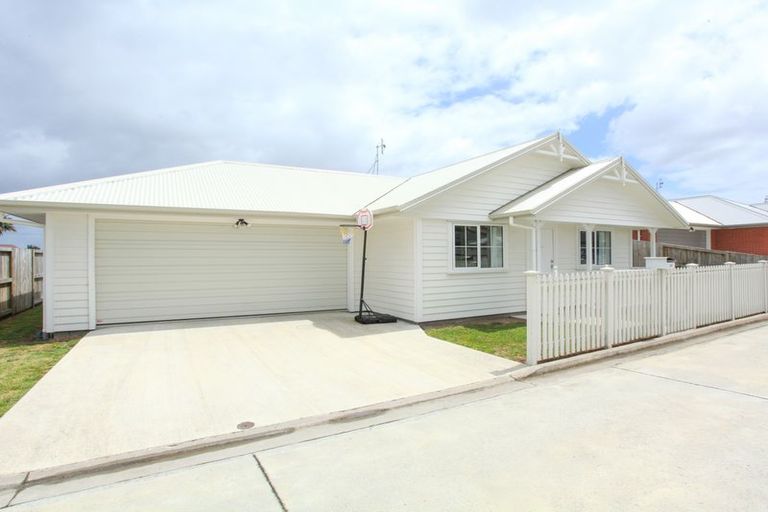 Photo of property in 34 Queens Park Crescent, Frankton, Hamilton, 3204