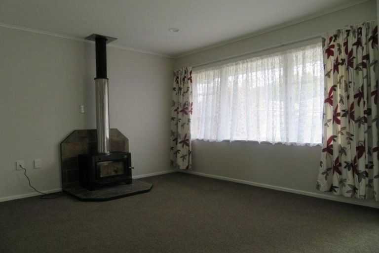 Photo of property in 2/26 Riverbank Street, Ebdentown, Upper Hutt, 5018