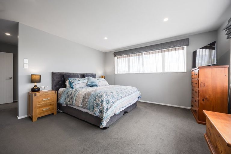 Photo of property in 2 Boocock Crescent, Orewa, 0931