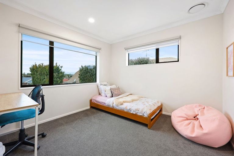Photo of property in 1/14 Kells Place, Botany Downs, Auckland, 2010