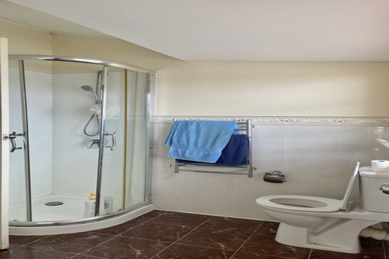 Photo of property in 1/11 Takutai Avenue, Bucklands Beach, Auckland, 2012