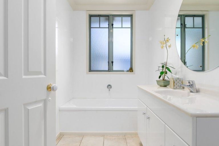 Photo of property in 12 Bryce Street, Cambridge, 3434