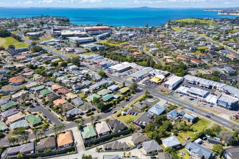 Photo of property in 1 Puarangi Lane, Stanmore Bay, Whangaparaoa, 0932