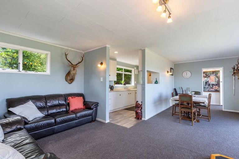 Photo of property in 5 Weka Road, Waipahihi, Taupo, 3330