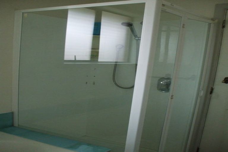 Photo of property in 4 Haynes Avenue, Upper Riccarton, Christchurch, 8041