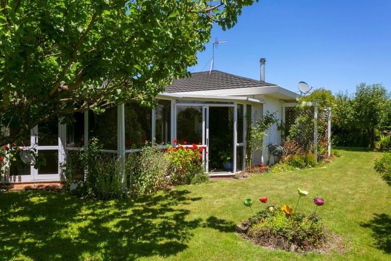 Photo of property in 29 Fairview Terrace, Waipahihi, Taupo, 3330