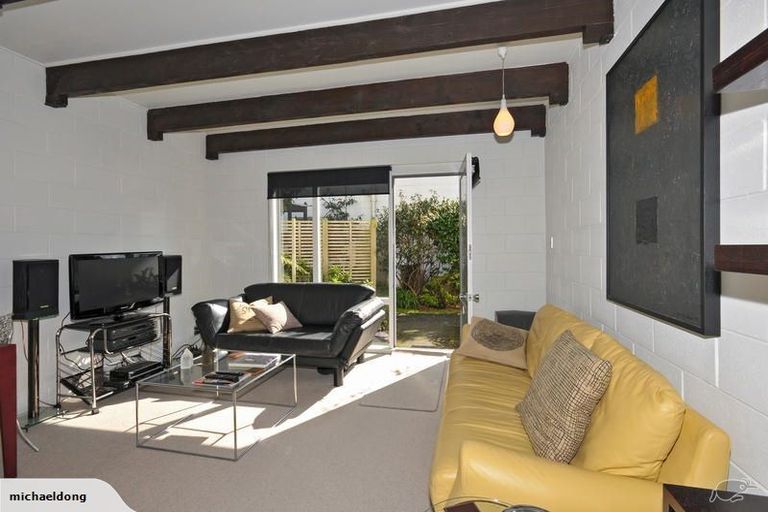 Photo of property in Sherwood Mews, 28a Bidwill Street, Mount Cook, Wellington, 6021