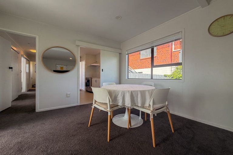 Photo of property in 1/725 Beach Road, Browns Bay, Auckland, 0630