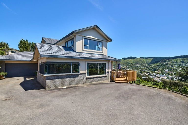 Photo of property in 122 Woodman Drive, Tawa, Wellington, 5028