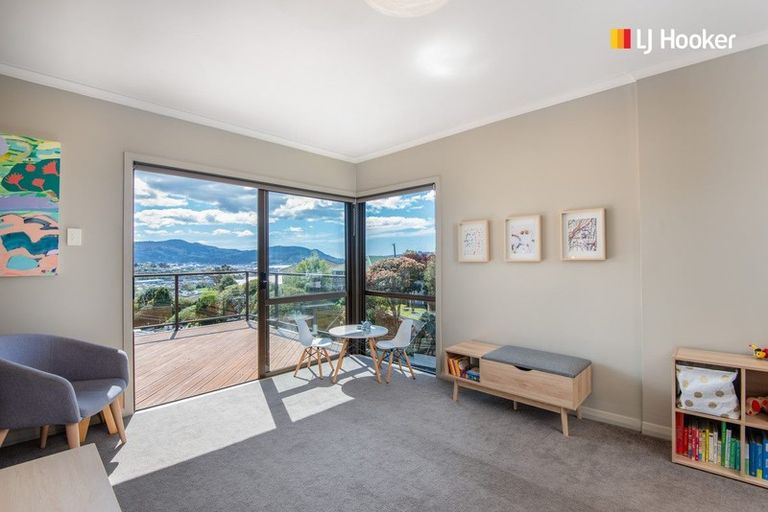 Photo of property in 100 Easther Crescent, Kew, Dunedin, 9012