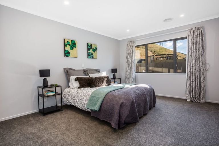 Photo of property in 13 Atherton Terrace, Churton Park, Wellington, 6037