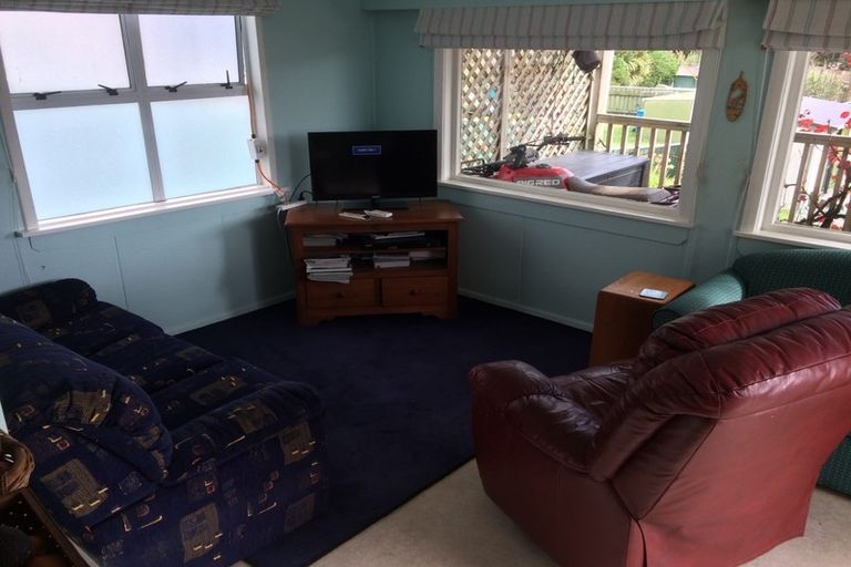 Photo of property in 28 Drake Street, Waikawa Beach, Levin, 5573