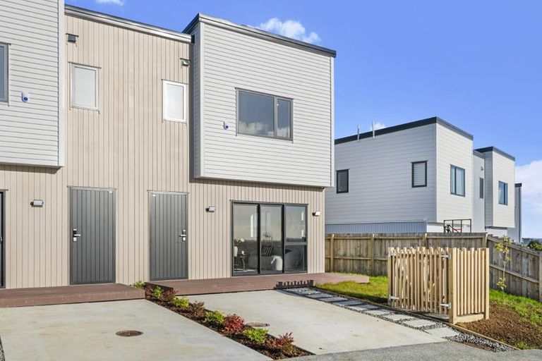 Photo of property in 52b Crestview Rise, Papakura, 2110