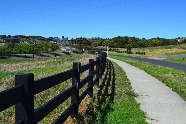 Photo of property in 21 Te Ara Aukati Terrace, Pokeno, 2471