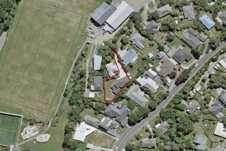 Photo of property in 19b Lyndhurst Road, Tawa, Wellington, 5028