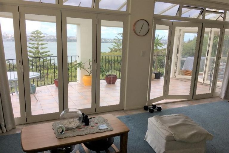 Photo of property in 1a Tizard Road, Birkenhead, Auckland, 0626