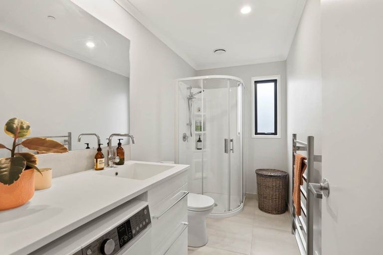 Photo of property in 6 Honowai Street, Kumeu, 0810