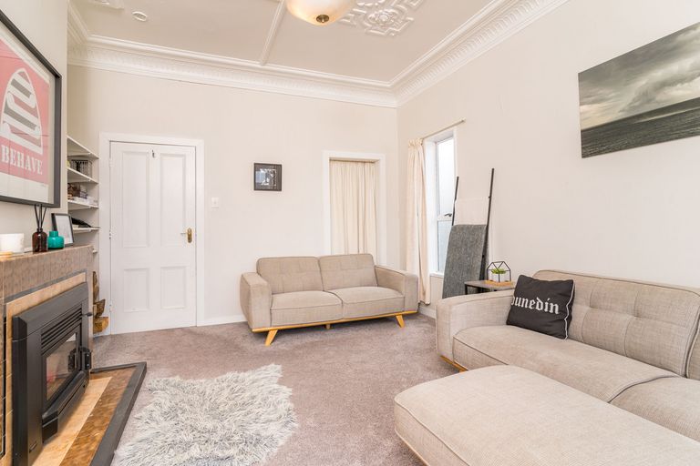 Photo of property in 10 Hargest Crescent, Saint Kilda, Dunedin, 9012