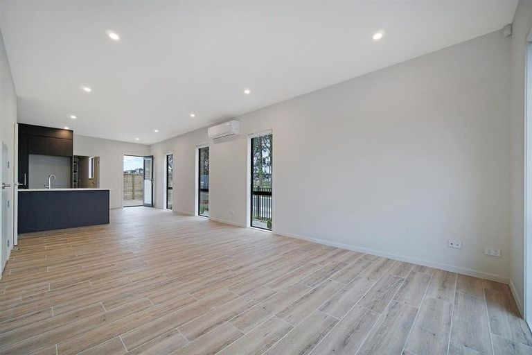Photo of property in 11 Aramata Road, Papakura, 2110