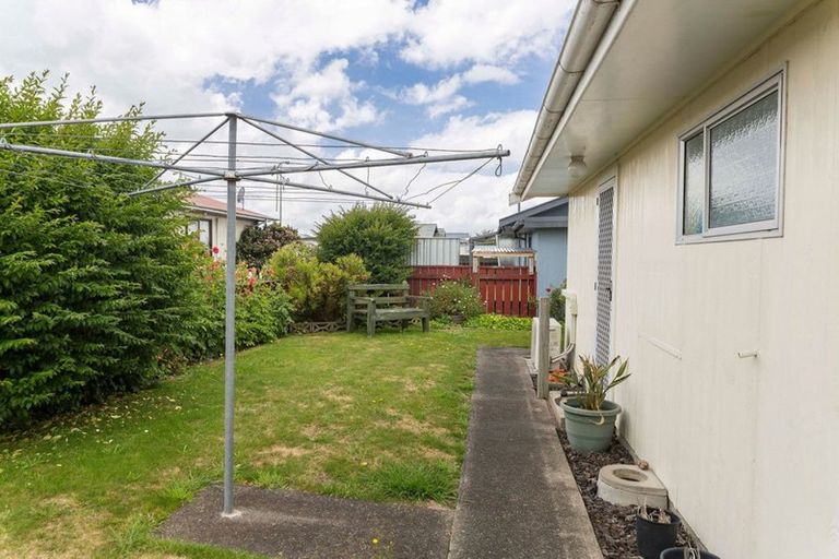 Photo of property in 4 Mccallum Street, Dannevirke, 4930