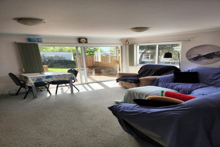 Photo of property in 6 Hume Drive, Hillcrest, Auckland, 0627