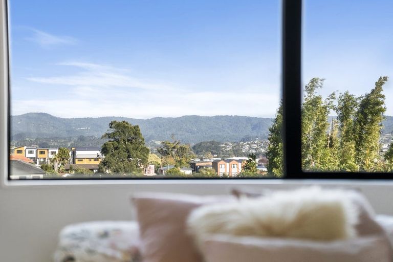 Photo of property in 6/7 South Pacific Place, Henderson, Auckland, 0612