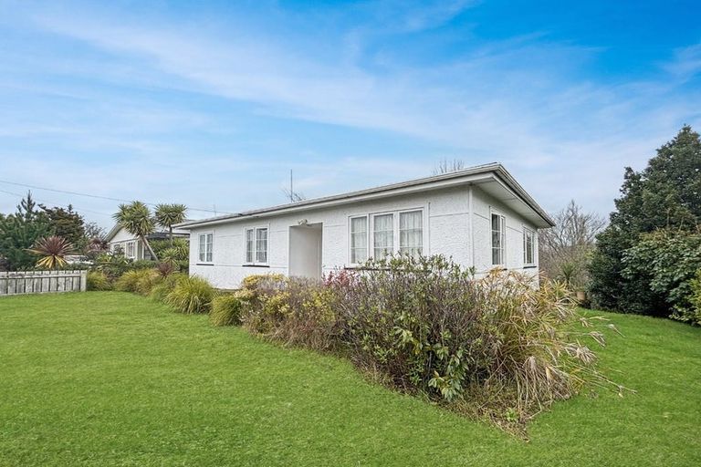 Photo of property in 33 Cadman Street, Dannevirke, 4930