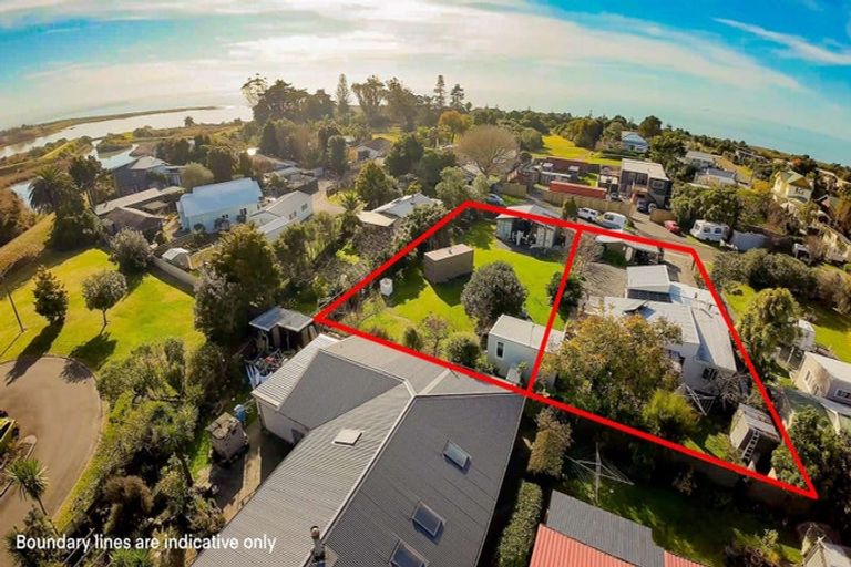 Photo of property in 21 Grove Road, Haumoana, 4102