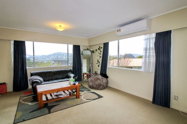 Photo of property in 2 Fairburn Grove, Johnsonville, Wellington, 6037