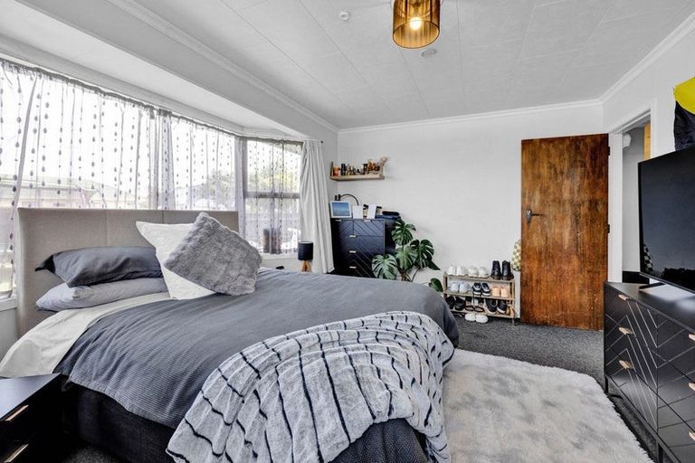 Photo of property in 70 Camberwell Road, Hawera, 4610