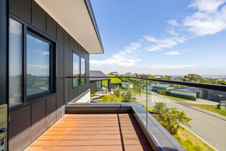 Photo of property in 8 Caldberg Close, Westmorland, Christchurch, 8025