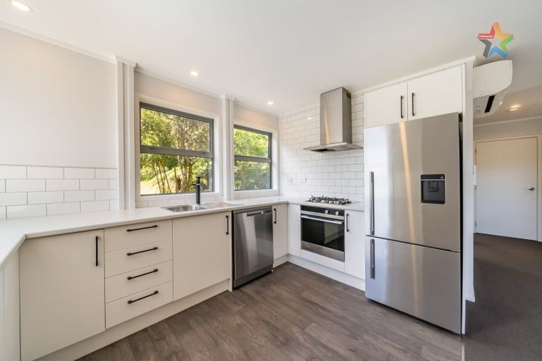 Photo of property in 129 Manuka Street, Stokes Valley, Lower Hutt, 5019